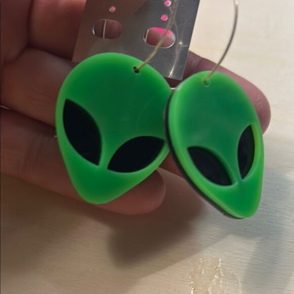 Colorful Alien Face Earrings - Picture 6 of 7